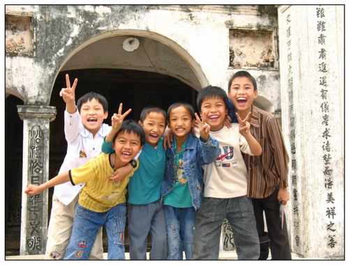 Sourire naïf des enfants vietnamiens